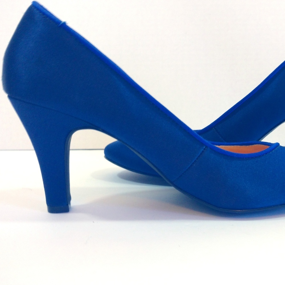 Blue Velvet Marias Heels Size 9